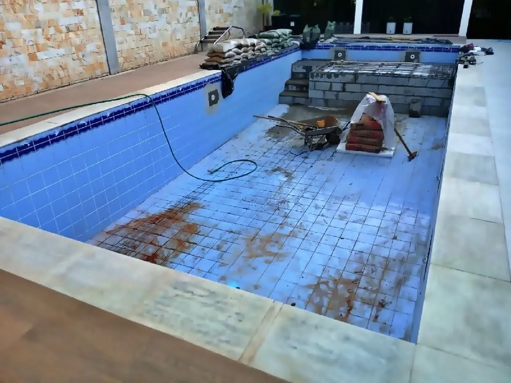 Transformação piscina de azulejo em Vinil foto 04 de 13 de agosto de 2025