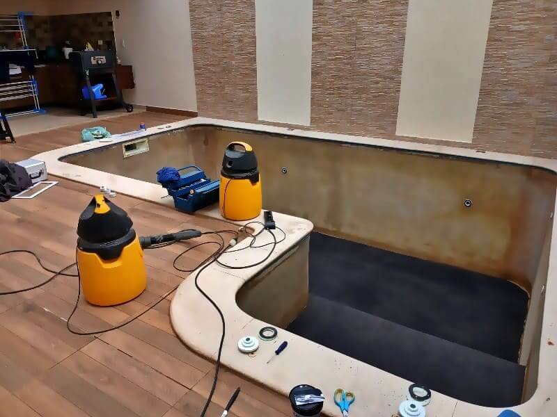 Instalação do Vinil na piscina em Santo Amaro foto 02