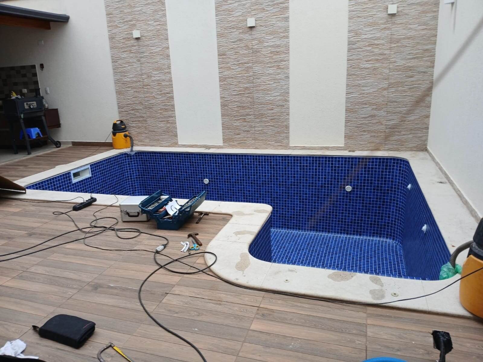 Instalação do Vinil na piscina em Santo Amaro foto 12